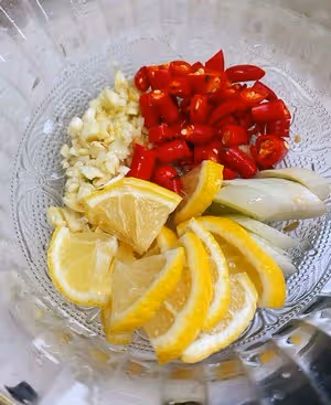 鹽焗檸檬手撕雞🍋