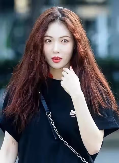 從女團成員到獨自SOLO，泫雅為何公布戀情後還能越來越火？