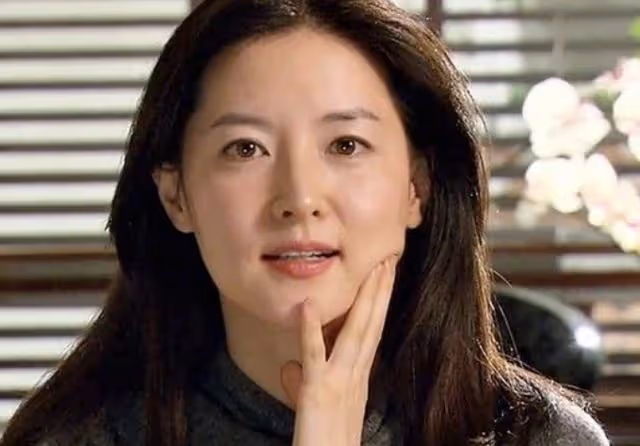 李英愛：貧家女嫁豪門一夜坐擁百億，韓美兩國財閥都不敢惹她！
