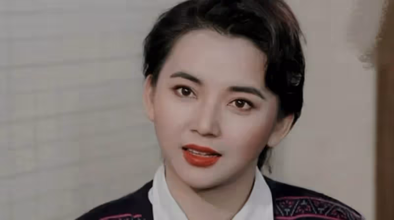 胡慧中女兒官宣戀情,三天就分手引熱議,男友遭起底,被嘲靠女友生活