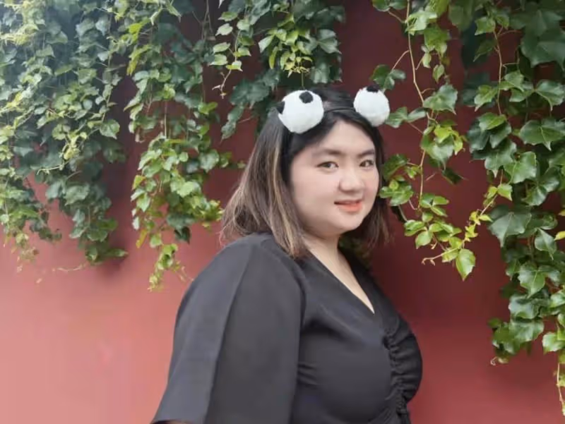 胡慧中女兒官宣戀情,三天就分手引熱議,男友遭起底,被嘲靠女友生活