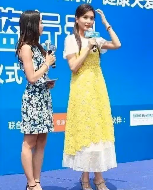 「不老女神」楊恭如挺會打扮，穿亮黃色蕾絲裙參加活動，年近50還很有少女感