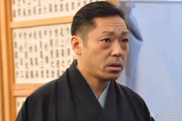 日本演員香川照猥褻女性!當眾將手伸進女方衣服,強行脫掉其內衣