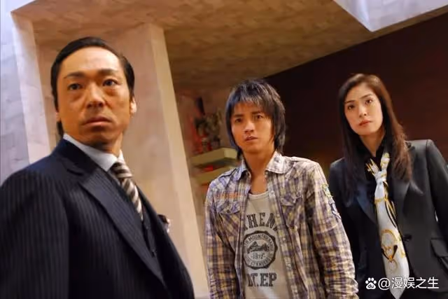 日本演員香川照猥褻女性!當眾將手伸進女方衣服,強行脫掉其內衣