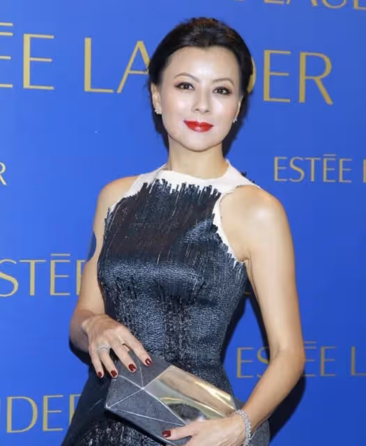 嫁富商變女強人!前知名港姐淡出幕前,再婚曾被前夫嘲諷釣到大魚