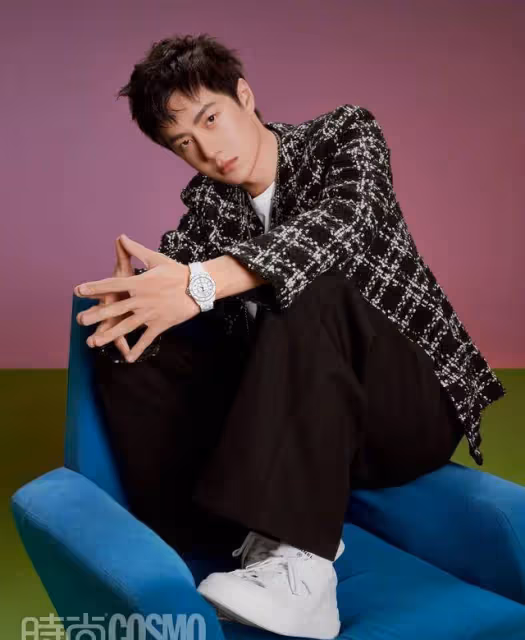 王一博登COSMO封面,五大金九封唯一男星面孔,穿女裝也很MAN_外套_時尚_金九封
