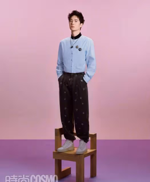 王一博登COSMO封面,五大金九封唯一男星面孔,穿女裝也很MAN_外套_時尚_金九封