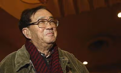 他是國家一級導演，4個孩子3個是「智障」，葬禮上劉曉慶送去現金