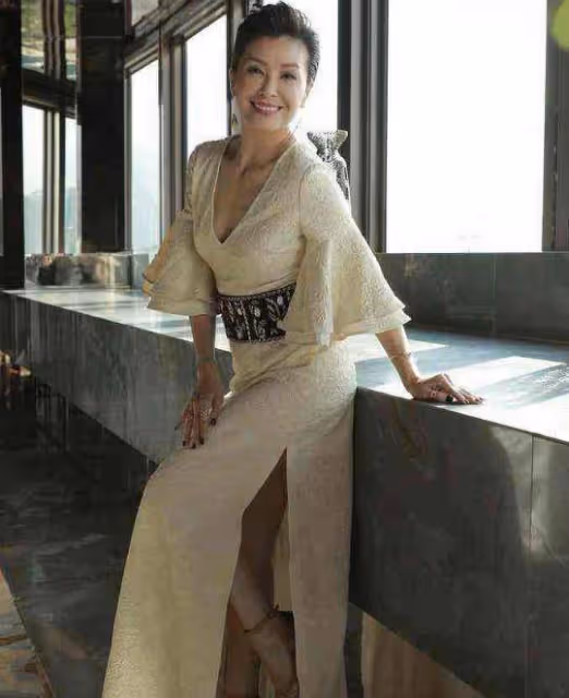 曾是香港小姐冠軍，坦言婚前交往20個男友，還當過4年小三