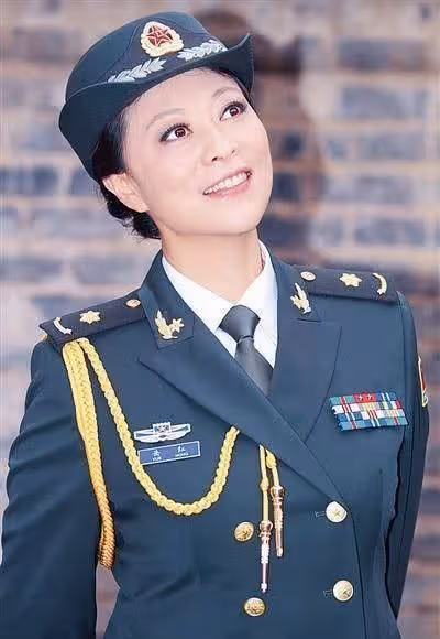 她是國家一級演員，患癌後遭丈夫拋棄，女兒跑龍套和媽媽相依為命