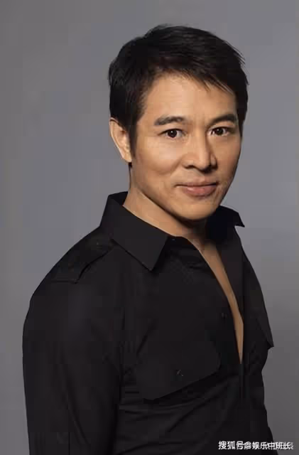 李連杰年輕時買下的3億豪宅，被荒廢后，保潔阿姨成了人生贏家