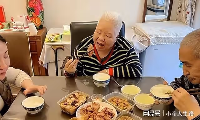 「劉能」王小利之母:生前呼吸困難插呼吸管,臥床流口水無法自理