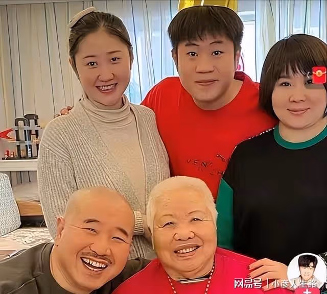 「劉能」王小利之母：生前呼吸困難插呼吸管，臥床流口水無法自理