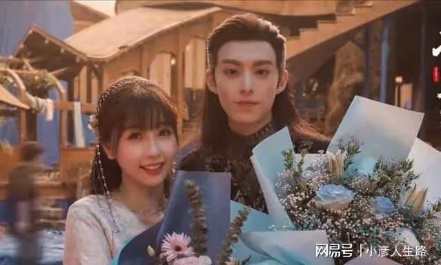 又一位一夜爆紅的男星?王鶴棣私生活被扒,與女友親密照也沒落下
