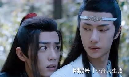 又一位一夜爆紅的男星?王鶴棣私生活被扒,與女友親密照也沒落下
