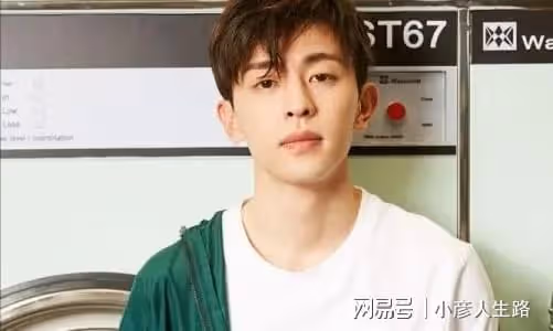 又一位一夜爆紅的男星?王鶴棣私生活被扒,與女友親密照也沒落下