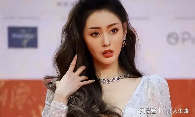 張天愛父母:因工作繁忙忽視孩子,使張天愛形成卑微討好型人格