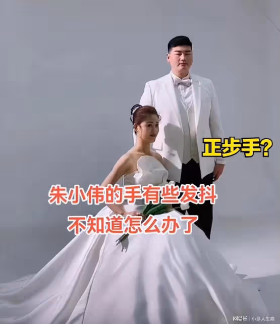 朱小偉第二次拍婚紗照,緊張手抖額頭冒汗,陳萌蝴蝶骨嬰兒肌太美