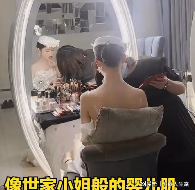 朱小偉第二次拍婚紗照,緊張手抖額頭冒汗,陳萌蝴蝶骨嬰兒肌太美
