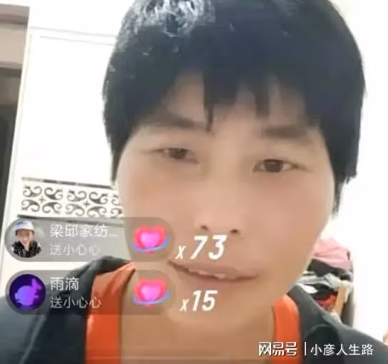 拉麵哥自嘆沒本事,妻子帶貨虧5W,透露直播被打壓,直言太丟人了