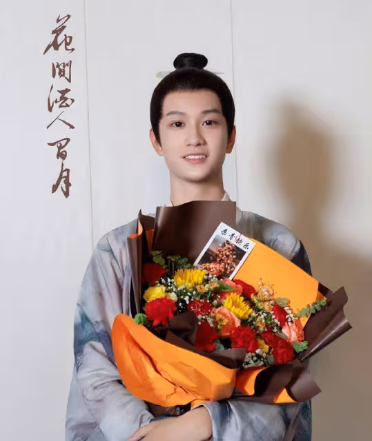蔣依依、敖子逸《花間酒人間月》殺青，期待與莫月盈、花無憂相見
