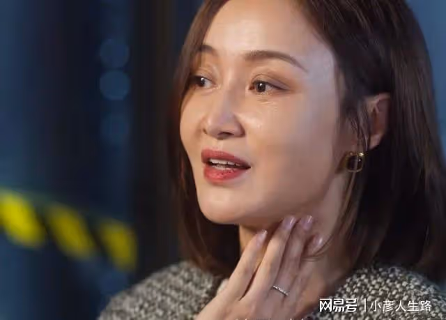 《第二次擁抱》：中年女人的生活，誰不是一邊崩潰，一邊自愈呢？