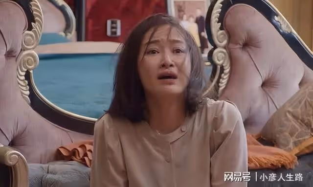 《第二次擁抱》：中年女人的生活，誰不是一邊崩潰，一邊自愈呢？