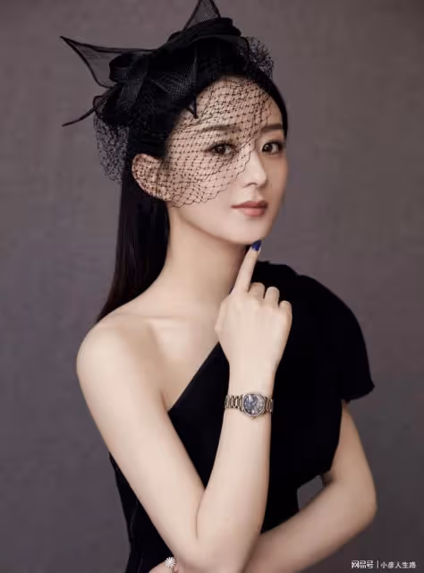 趙麗穎與友聚餐酩酊大醉,走路踉蹌需人攙扶,邊走邊吐疑心情不佳