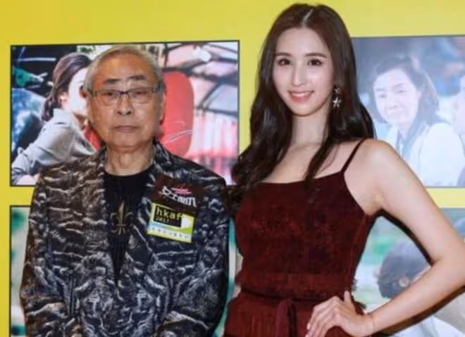33歲港姐何傲兒秀身材!凹凸有致曲線完美,曾與大51歲富豪傳緋聞