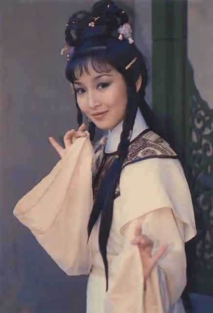 陳百祥豪慶結婚43周年!黃杏秀膚白貌美似凍齡,過億財產無人繼承
