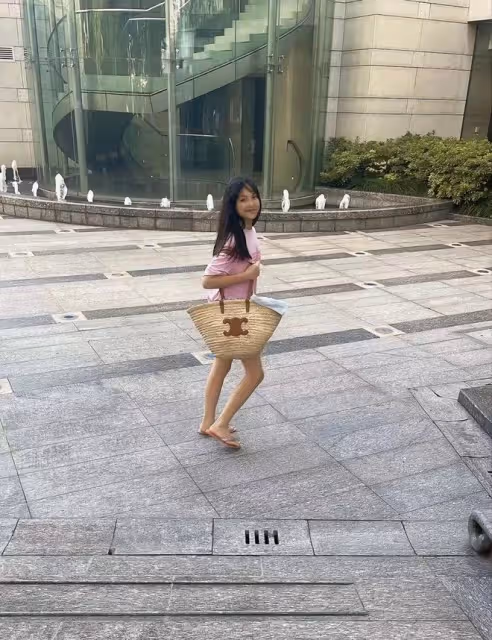 李湘王岳倫被疑復合！一家三口現身機場，王詩齡瘦身成功長腿矚目