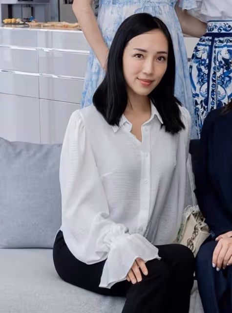 陳冠希前女友參加豪門千金聚會,已低調結婚生娃,老公帥氣十足