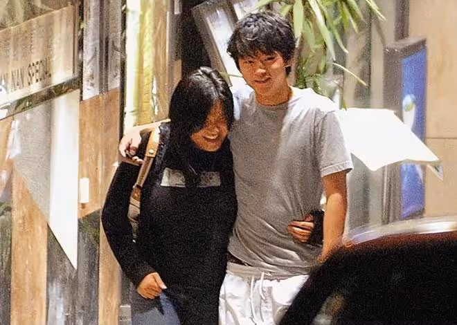 陳冠希前女友參加豪門千金聚會,已低調結婚生娃,老公帥氣十足