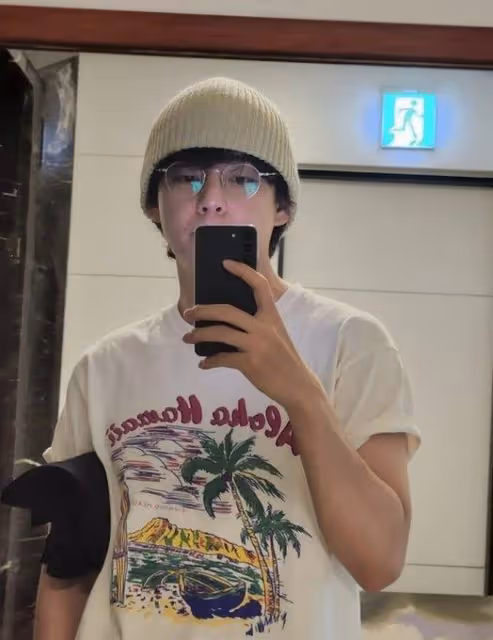Jennie被爆與V的合照,親密姿勢疑似在戀愛,傳聞男友都是天王級