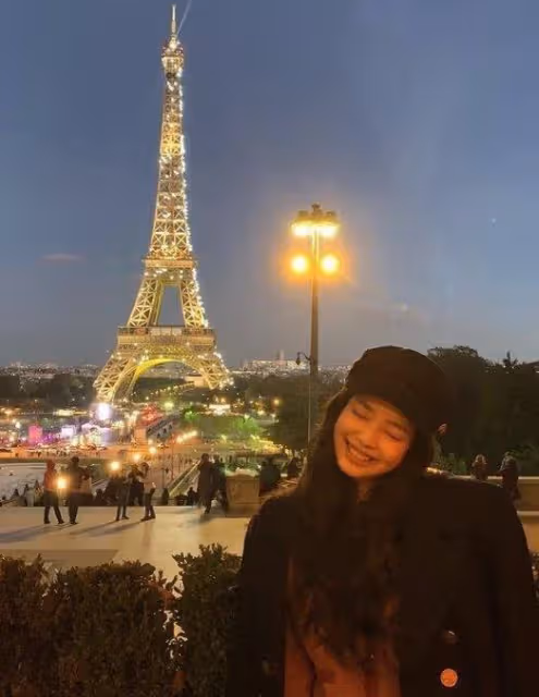 Jennie被爆與V的合照,親密姿勢疑似在戀愛,傳聞男友都是天王級