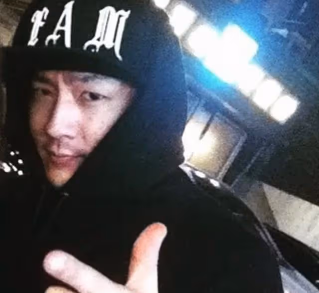 Jennie被爆與V的合照,親密姿勢疑似在戀愛,傳聞男友都是天王級