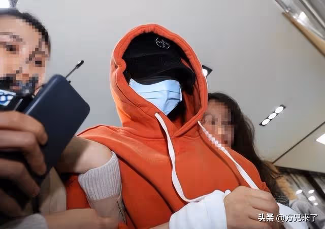 連殺兩任丈夫，頂流明星被她送進監獄，這女人背後的勢力太大