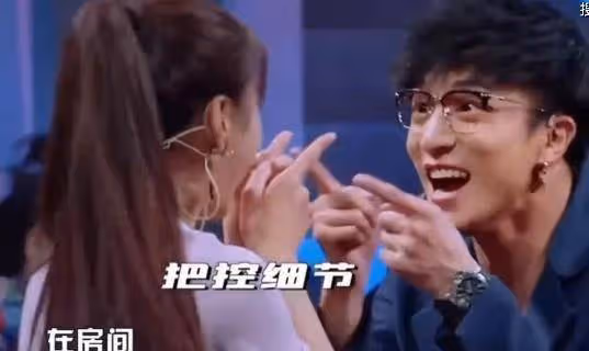 錢楓被舉報強行與女生發生關係，再看楊迪當年的爆料，也不再好笑