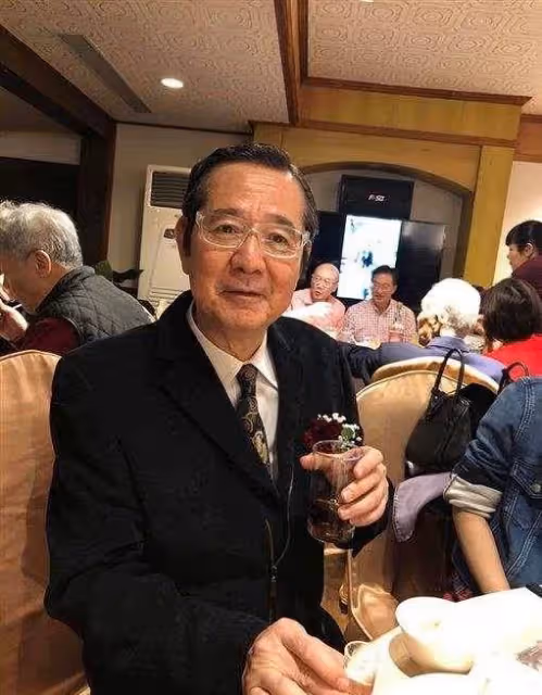 巴戈培養2兒成學霸，退休生活曝光獨住170坪大豪宅愜意養老，天天種花養魚不孤單，歎：很陶醉現在的輕鬆生活