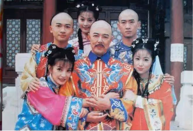 出軌、圈錢、賣假貨、演爛片，這9位明星個個讓人失望至極
