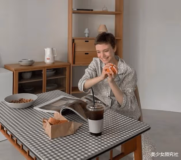 爆紅亞洲的98年神顏模特突然離奇消失,黑暗內幕曝光後全網怒了