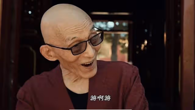 「濟公」游本昌近況曝光!故宮內躺路邊不嫌髒,瘦骨嶙峋不足百斤