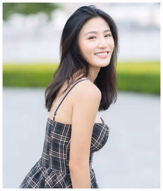 好嗨!香港瑜伽女神與閨蜜夜蒲狂歡,貼身連衣裙秀凹凸有致好身材