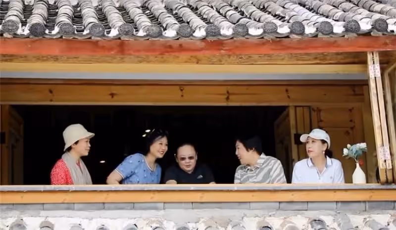 這5個50歲多歲的單身閨蜜團一起退休養老!建造157坪山間別墅