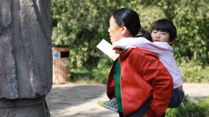 像要飯一樣!4子女「輪流養老」每家住3個月 80歲的老人哭訴:還不如把我送去養老院