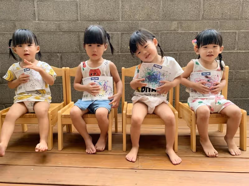 一次懷4胎!醫生搖頭「選2個拿掉」媽堅持全生,產後生活曝光「忙翻天卻笑容滿面」:最感謝老公