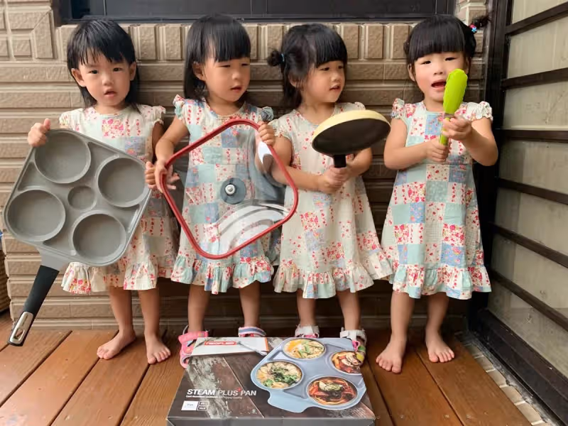 一次懷4胎!醫生搖頭「選2個拿掉」媽堅持全生,產後生活曝光「忙翻天卻笑容滿面」:最感謝老公