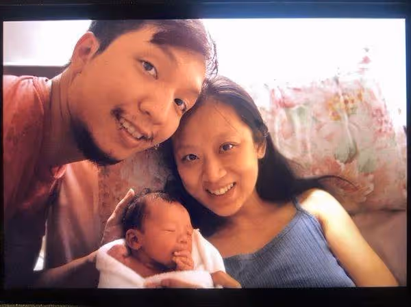 衣缽傳承有後!59歲金曲歌后「無預警當上阿嬤」開心炫耀 甜曬「家族四代第一個金孫」:一切剛剛好