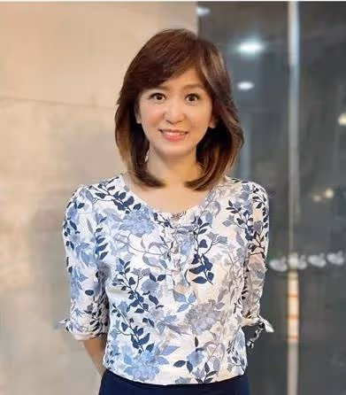 恭喜琴謙一生!中天主播周玉琴「甜秀婚戒照」二婚嫁64歲名嘴 「求婚過程首公開」媽媽、孩子神助攻