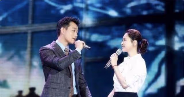 出道21年對大學老師一見鍾情,結婚12後,如今兩個女兒都是高級臉